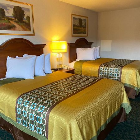 Harrisonville Inn & Suites ภายนอก รูปภาพ