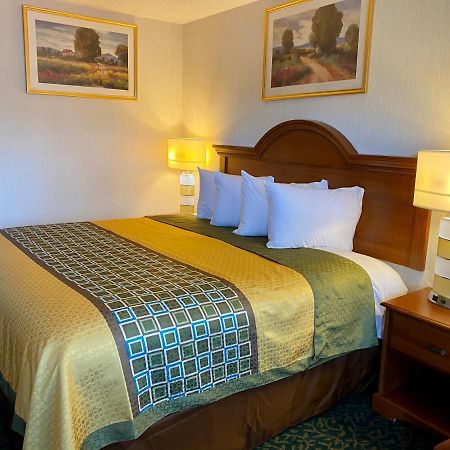 Harrisonville Inn & Suites ภายนอก รูปภาพ