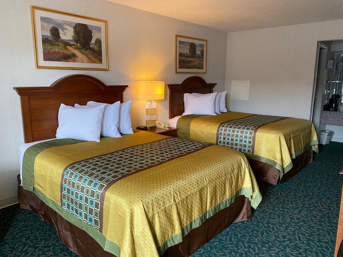 Harrisonville Inn & Suites ภายนอก รูปภาพ
