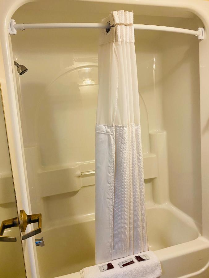 Harrisonville Inn & Suites ภายนอก รูปภาพ