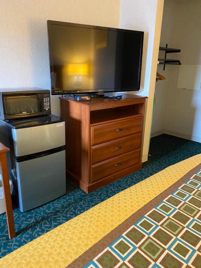Harrisonville Inn & Suites ภายนอก รูปภาพ