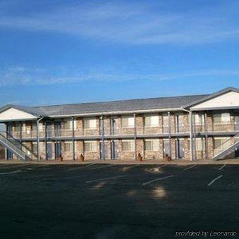 Harrisonville Inn & Suites ภายนอก รูปภาพ